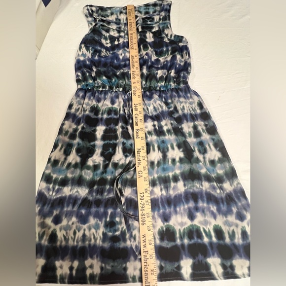 BE BOP TIE DYE SLEEVELESS JUNIOR SIZE M DRESS. SEVERAL SHADES OF BLUE - Picture 2 of 8